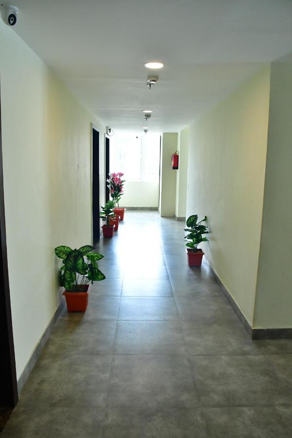 Hotel Yatharth Inn Varanasi Exterior photo