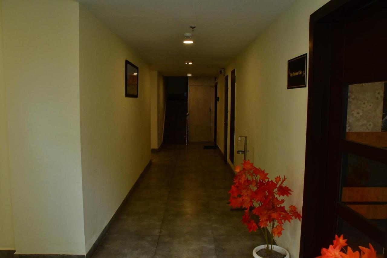Hotel Yatharth Inn Varanasi Exterior photo