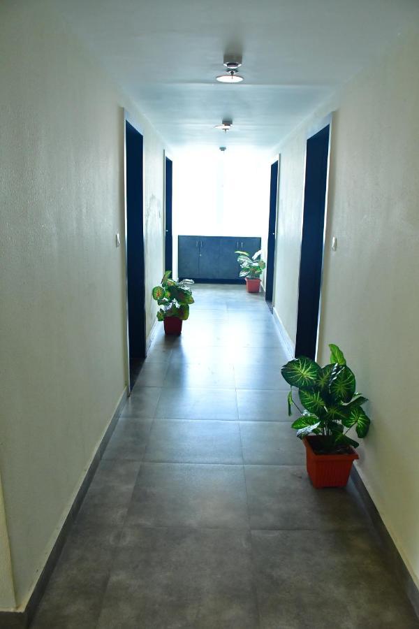 Hotel Yatharth Inn Varanasi Exterior photo